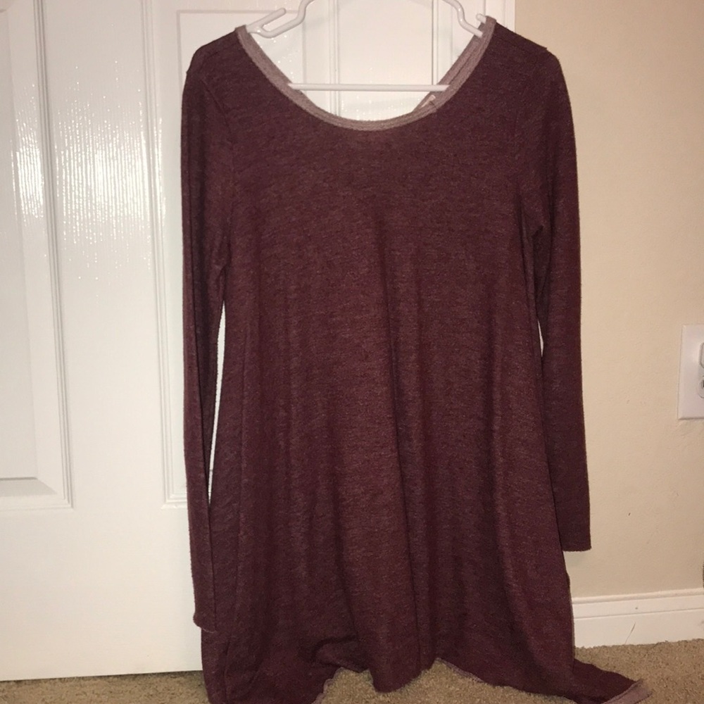 Boutique maroon sweater top scoop neck
